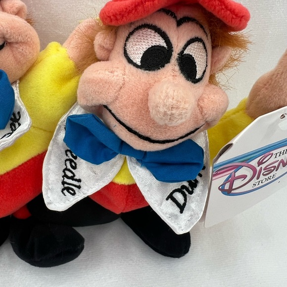 Tweedle Dee & Tweedle Dum Bean Bag - Picture 4 of 15